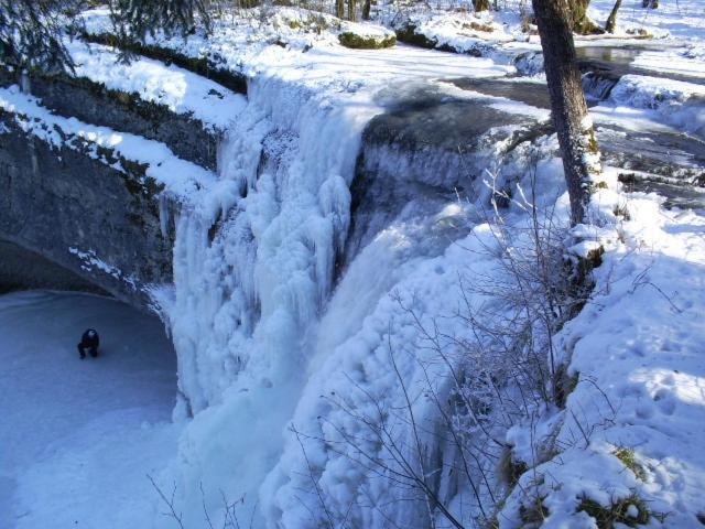 Grande Capacite Au Calme Circuit Cascades Du Herisson *